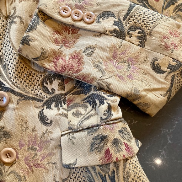 ✨Insight Nordstrom Luxurious Blazer✨ - Picture 12 of 13